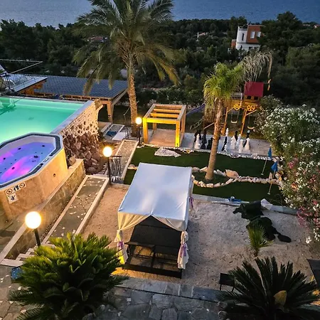 Apart-hotel Piotrowski Theologos (Phthiotis)